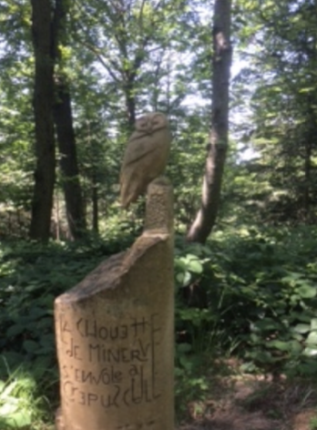 La chouette de Minerve sculptée dans le parc de La Tourette
"Nous sommes des hiboux"